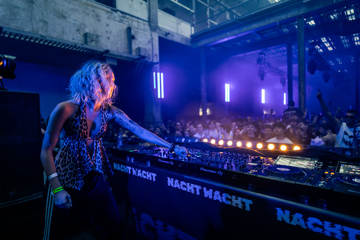 Loading... just a sec